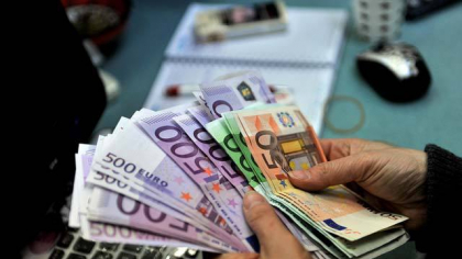 Calcule ZF: Banca Transilvania a plătit în 2024 o taxă pe cifra de afaceri, introdusă în premieră, de 270 mil. lei. De la 1 iulie taxa se dublează şi va rămâne aşa şi pe parcursul lui 2026. Impact de peste 500 mil. lei, adică 10% din profitul estimat