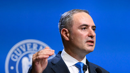 ​Creşte pragul de TVA de la care firmele devin plătitoare de TVA de la 300.000 lei la 395.000 lei. Măsura va intra în vigoare de la 1 septembrie