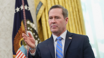 Prima schimbare din cabinetul Trump: Consilierul pentru securitate naţională, Michael Waltz, urmează să plece din funcţie. Acesta a provocat scandalul Signalgate, în care oficiali de top au folosit aplicaţia pentru a discuta planuri militare