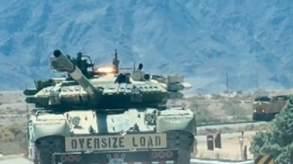 Un tanc ucrainean T-84, filmat pe o șosea din SUA. De ce studiază americanii această piesă rară de tehnică militară