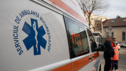 Carambol urmat de incendiu, în Galați. Trei persoane au ajuns la spital după ciocnirea a patru mașini