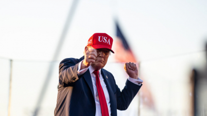 Casa Albă publică o imagine cu Trump în rolul Superman chiar în ziua lansării noului film „Superman”