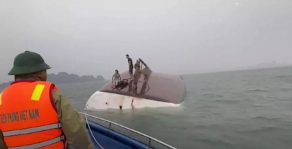 Peste 30 de persoane au murit, după ce o ambarcațiune plină cu turiști s-a răsturnat în Golful Halong din Vietnam