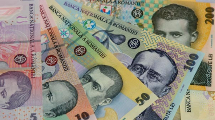 Indicele ROBOR la 3 luni a sărit pragul de 7% şi ajunge la 7,25%, la două zile după ce depăşise limita de 6%. Pe piaţa valutară, cursul oscilează la 5,12 lei/euro