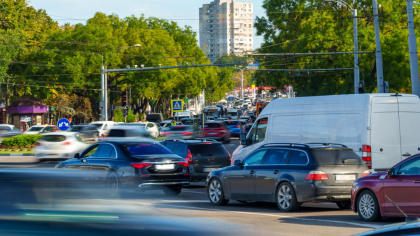 Obligatoriu în mașină. Pasagerii trebuie să respecte. E un real risc: Din păcate, mai nimeni nu face asta…