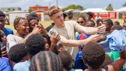 Eroul lui Chelsea la Mondialul Cluburilor, primit ca un erou într-o insulă exotică. Care e motivul