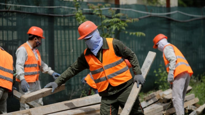 Aproape 141.000 de muncitori străini muncesc în diferite sectoare cheie ale economiei