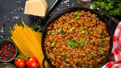 Secretul unui sos bolognese divin. Această metodă de gătit îl face perfect!