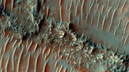 Planeta Marte: Au fost descoperite albiile a peste 16.000 km de râuri, dovezi că planeta a fost mai umedă