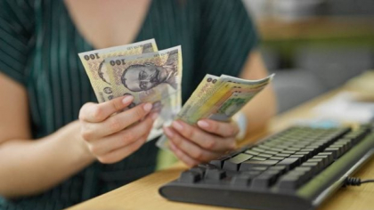 Românii nu își vor mai putea cumpăra mașini dacă au amenzi și datorii la bugetul local