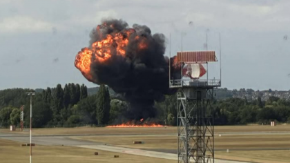 Un avion de mici dimensiuni s-a prăbușit pe un aeroport din Marea Britanie. „Am văzut mingea de foc uriașă”