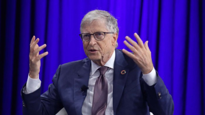 Bill Gates îl acuză pe Elon Musk că omoară copii din zonele sărace ale lumii. „Imaginea celui mai bogat om din lume ucigând cei mai săraci copii ai lumii nu e una prea frumoasă”. Fondatorul Microsoft a anunţat că îşi va dona 99% din averea rămasă
