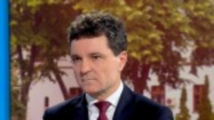 Analiză Financial Times: Noul președinte al României se confruntă deja cu o furtună politică