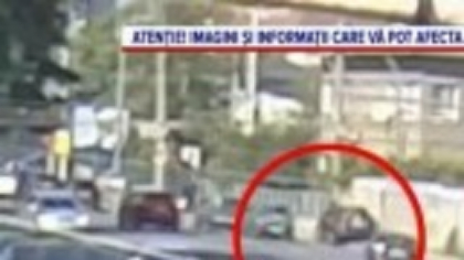 O femeie din Iași a scăpat ca prin minune, după ce a fost lovită pe trotuar de o mașină scăpată de sub control