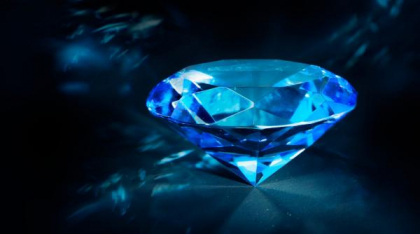 Un diamant albastru rar, estimat la 20 de milioane de dolari, a fost prezentat de Sotheby’s la Geneva înainte de licitație