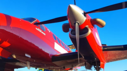 Patru morți la Londra, în urma prăbușirii unui avion de transport medical. Încă nu se știe dacă avea pacienți la bord VIDEO