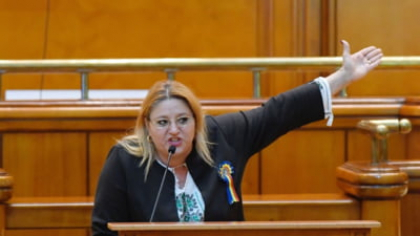 Șoșoacă spune că Simion face contestație de formă: „AUR va juca un rol ingrat, fals și antiraționalist”