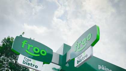 Grupul polonez Żabka, prezent în România prin brandul froo, a atras o finanţare de 33 mil.euro de la BERD, printr-o emisiune de obligaţiuni, pentru a susţine reţeaua de magazine din Polonia şi România