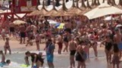 Litoralul a fost luat cu asalt de turiști în acest weekend. Care sunt cele mai aglomerate stațiuni. „E foarte multă lume”