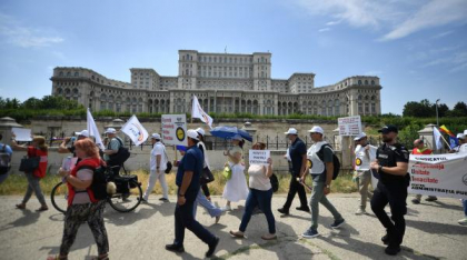 Funcționarii dau în judecată statul român pentru tăierea sporurilor. Zegrean: Procesul va ajunge la CCR