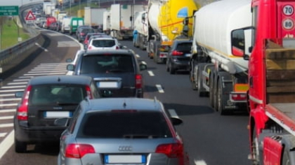 Unii elevi pot face școala de șoferi gratuit, iar apoi pot lucra pentru 5.000 de lei pe lună
