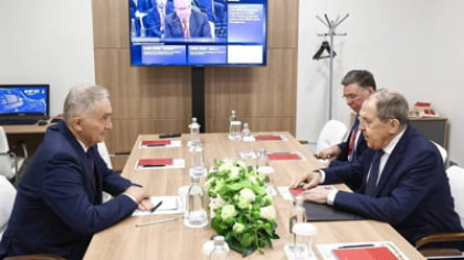 Un fost ministru român de Externe s-a întâlnit, în Rusia, cu ministrul Serghei Lavrov, supus sancțiunilor internaționale. Ce organizație conduce acum Lazăr Comănescu