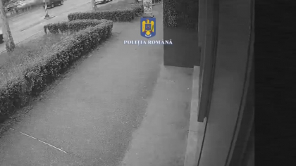 Un bărbat a aprins focul în fața unei săli de jocuri și a amenințat că va da foc clădirii