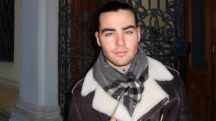 La ce televiziune apare Radu Ștefan Bănică, deși are contract cu Televiziunea Română. Carmen Tănase i se va alătura