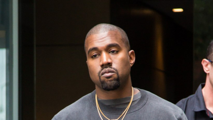 Kanye West, interzis în Australia din cauza unei melodii care îl glorifică pe Hitler