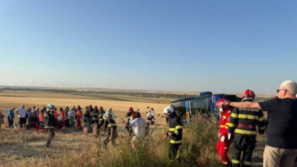 Plan Roșu de Intervenție. Autocar răsturnat în județul Constanța