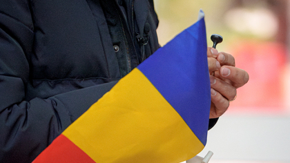 Românii îşi votează în ritm alert preşedintele: A fost atins pragul de 6 milioane de votanţi