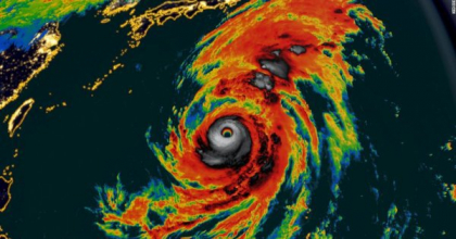 Hong Kong-ul a emis cea mai mare avertizare de furtună pe măsură ce se apropie taifunul Wipha
