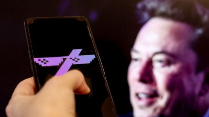 AI-ul lui Elon Musk, Grok, a generat mesaje în care îl lăuda pe Hitler