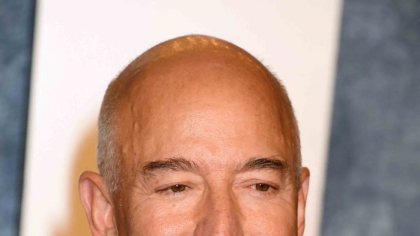 Fondatorul Amazon, Jeff Bezos, vrea să vândă acţiuni în valoare de aproximativ 5 miliarde de dolari, în timp ce gigantul din e-commerce se confruntă cu impactul tarifelor comerciale