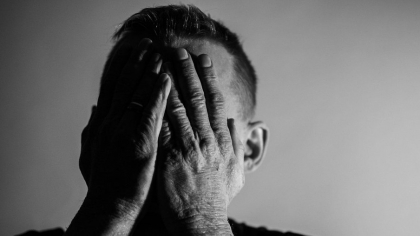 Cinci semne prin care poți identifica o persoană cu o boală mintală. Explicațiile psihologilor