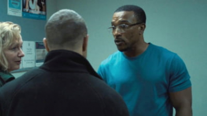 Actorul din „Adolescence”, Ashley Walters, dezvăluie că serialul l-a determinat să-i limiteze timpul de ecran unuia dintre fiii săi