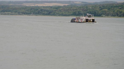 Accident naval pe Dunăre: O barcă cu nouă oameni la bord s-a răsturnat