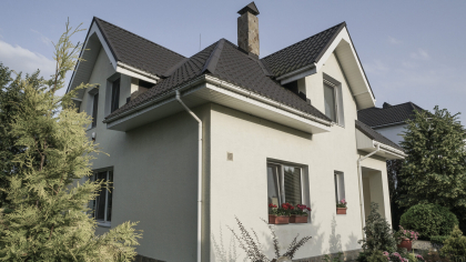 Este interzis pentru cei care stau la curte. Trebuie să ceri permisiunea vecinului
