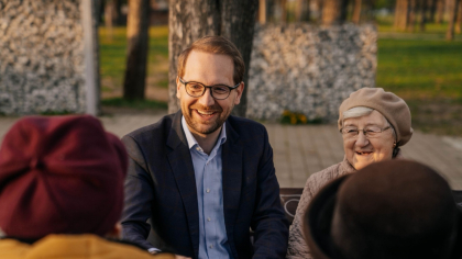 Dominic Fritz (USR): „Momentan ne îndatorăm, adică luăm pe caiet bani ca să plătim pensii, ca să plătim salarii”