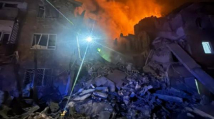 Rachete balistice rusești au lovit Kievul într-un atac masiv, în timpul nopții. Explozii, incendii, 4 morți și 20 de răniți