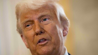 Trump şantajează Apple: Tarife de 25% dacă nu-şi mută producţia din China şi India. „I-am transmis de mult lui Tim Cook că mă aştept ca iPhone-urile care vor fi vândute în Statele Unite să fie fabricate şi asamblate aici”