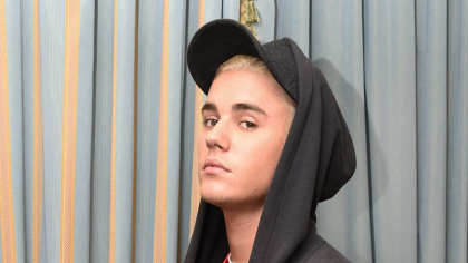 Fanii lui Justin Bieber, îngrijorați de rugăciunea făcută de mama artistului: „Duhule Sfânt, vindecă rana”! Reacția cântărețului