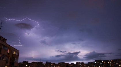 Vremea se răcește drastic în București în aceste zile. ANM a emis cod galben de ploi și vânt
