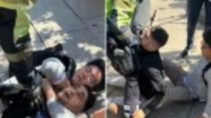 Reacția unui turist după ce un hoț a încercat să îi fure aparatul foto, în Barcelona. Momentul a devenit viral