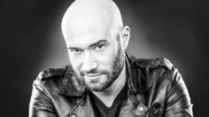 O imagine cu Călin Georgescu l-a consternat pe Mihai Bendeac: ”Un bărbat să-și lase mâna sărutată. Grave probleme psihice” FOTO