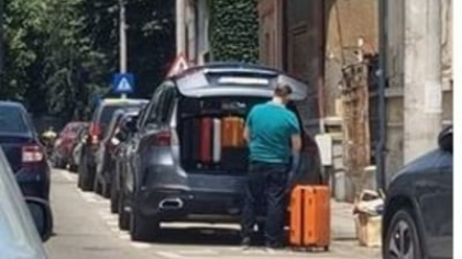 Deputatul PSD Adrian Câciu, în vacanță cu bolidul la care zicea că renunță. A cui e mașină care nu apărea în declarația sa de avere VIDEO