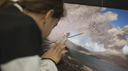 „World Unseen”, expoziția de fotografie incluzivă pe care trebuie să o simți ca să o vezi, ajunge acum și la Iași