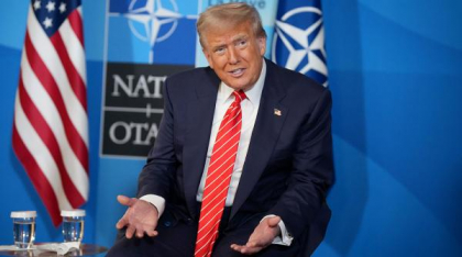 Trump anunță că a obținut un acord pentru a trimite armament Ucrainei prin NATO: „Alianța va plăti pentru ele sută la sută”