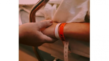 Tragedie la Paşcani. O fată de doar trei ani suspectă de meningită a murit la spital. Starea ei s-a agravat brusc, ea intrând de trei ori în stop cardio-respirator