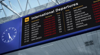Haos în mai multe aeroporturi din Europa după un atac al hackerilor: Zboruri anulate și întârzieri